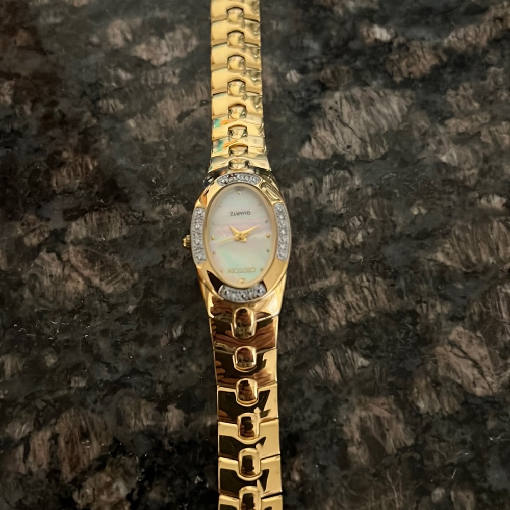 CROTON GOLD TONE WATCH